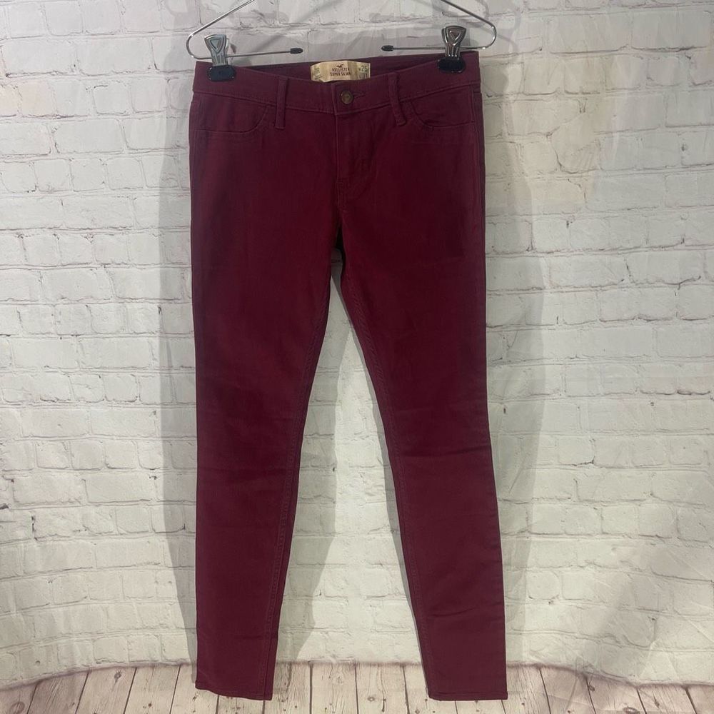 Hollister Super Skinny burgundy jeans